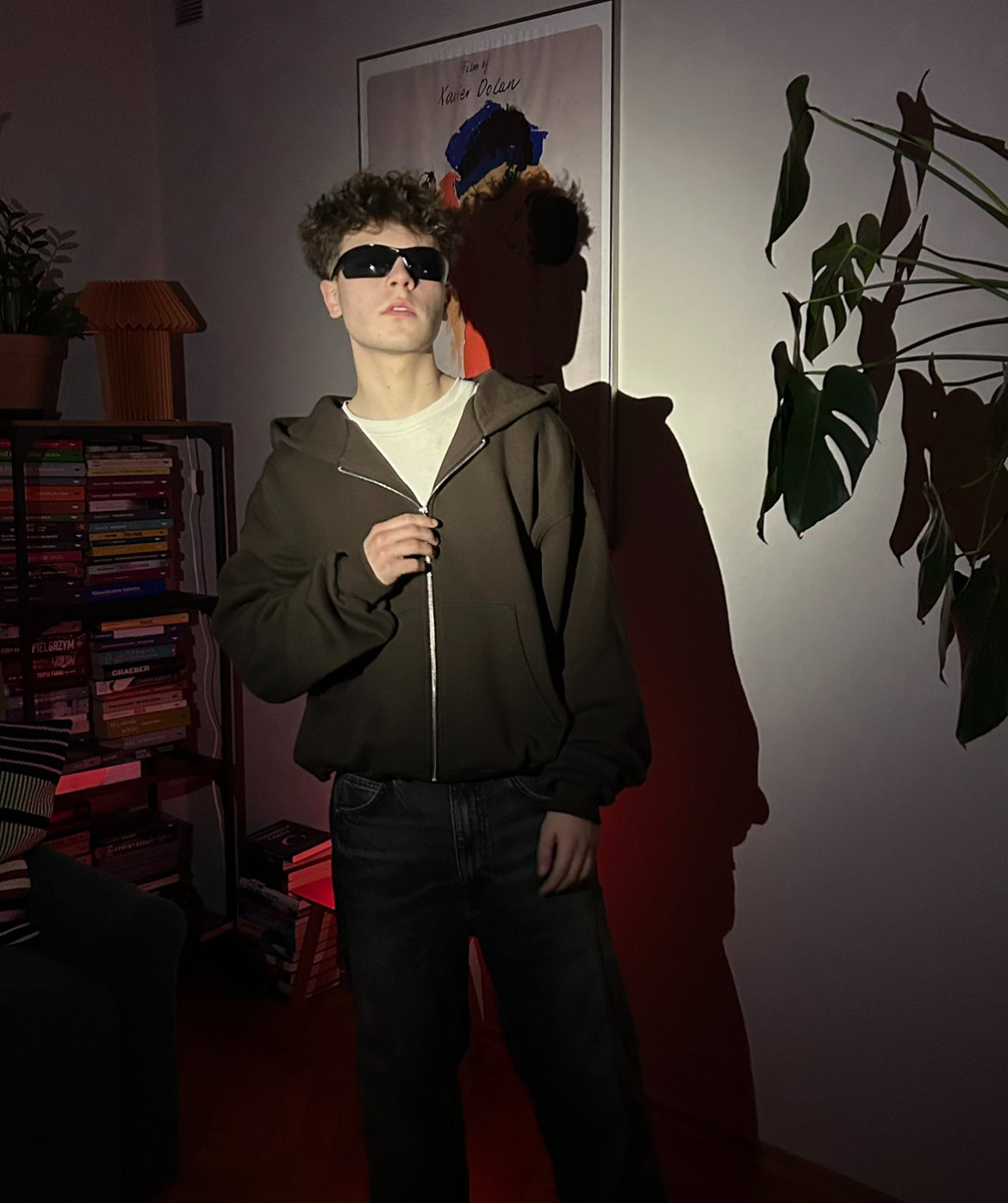 ESSENTIAL DARK CHOCOLATE ZIP HOODIE